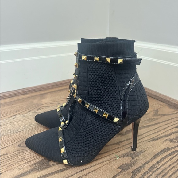 NWT Catherine Malandrine Pull On Ankle Boot Black
7.5 - Picture 2 of 5